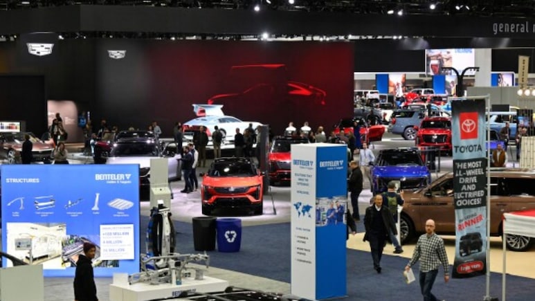 Detroit Auto Show Reflects Shift From Electric Vehicles Amid US Policy Changes