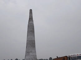 राष्ट्रीय सुरक्षा से खिलवाड़ पर बुरा फंसा प्रशासन, सुरक्षा एजेंसी भी हैरान, पाक सीमा के पास कैसे बनी चिमनी?