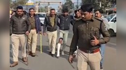 पुलिस से बचकर भाग रहे इनामी बदमाश का टूटा पैर, उज्जैन में लंगड़ाते हुए निकाला जुलूस; लगा NSA