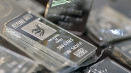 Silver And Gold Rate Today: चांदीच्या दराचा स्फोट, आजची किंमत पाहिली का ?