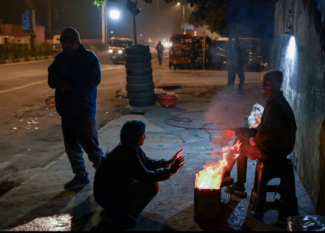 Delhi Wakes Up To Chilling 5.8 Degrees Celsius, 3rd Lowest This Season