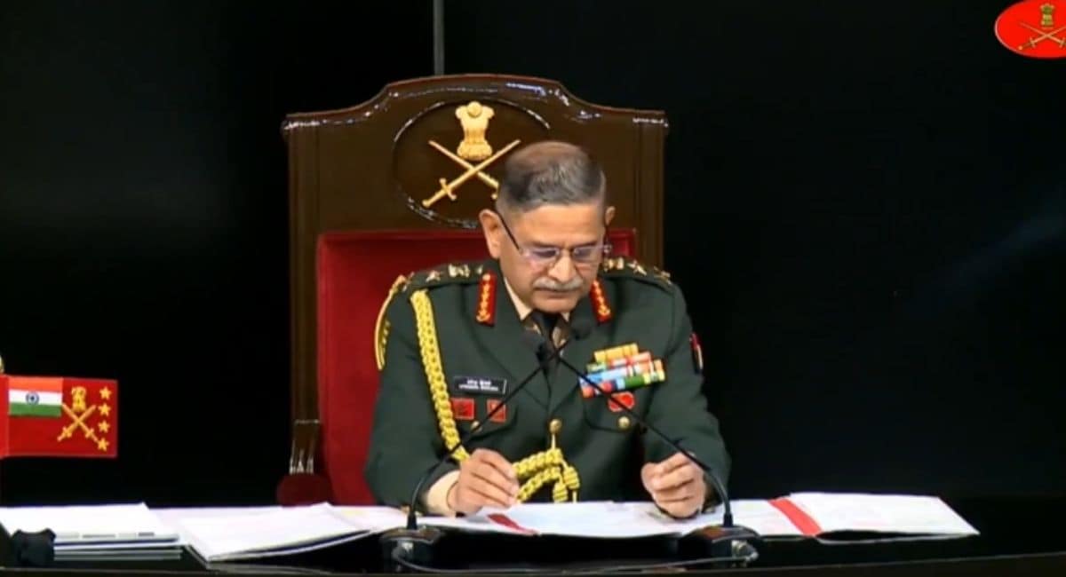 सलाना प्रेस कॉन्फ्रेंस के दौरान आर्मी चीफ उपेंद्र द्विवेदी 