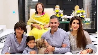 संजय कपूर की 30,000 करोड़ रुपये की संपत्ति की लड़ाई के बीच, मां रानी कपूर ने लगाई ट्रस्ट खत्म करने की गुहार,