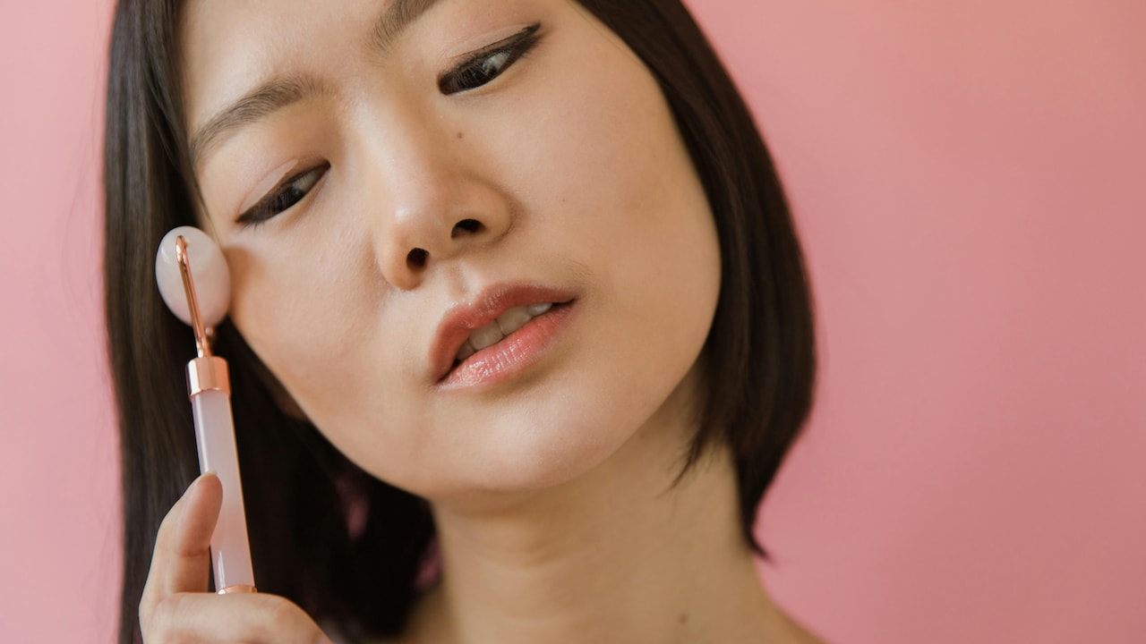 How To Choose the Best Face Massagers And Avoid Gimmicky Devices