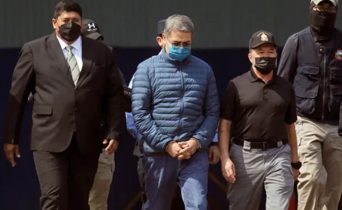 होंडुरास के पूर्व राष्ट्रपति ऑरलैंडो हर्नांडेज को मई 2021 में गिरफ्तार किया गया था.उन्हें अमेरिका में 540 महीने की सजा सुनाई गई थी.