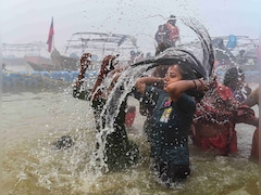 मौनी अमावस्या पर आस्था का सैलाब उमड़ा, प्रयागराज से हरिद्वार तक लोगों ने लगाई पवित्र डुबकी...देखें तस्वीरें
