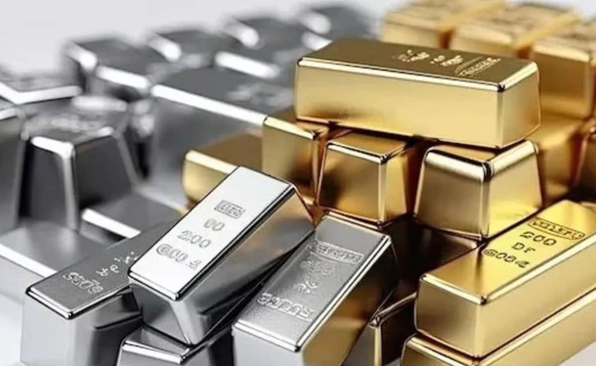 सोने-चांदी की कीमतों में भारी गिरावट के बाद MCX ने हटाया एक्स्ट्रा मार्जिन, ट्रेडर्स और खरीदारों के लिए बड़ी राहत