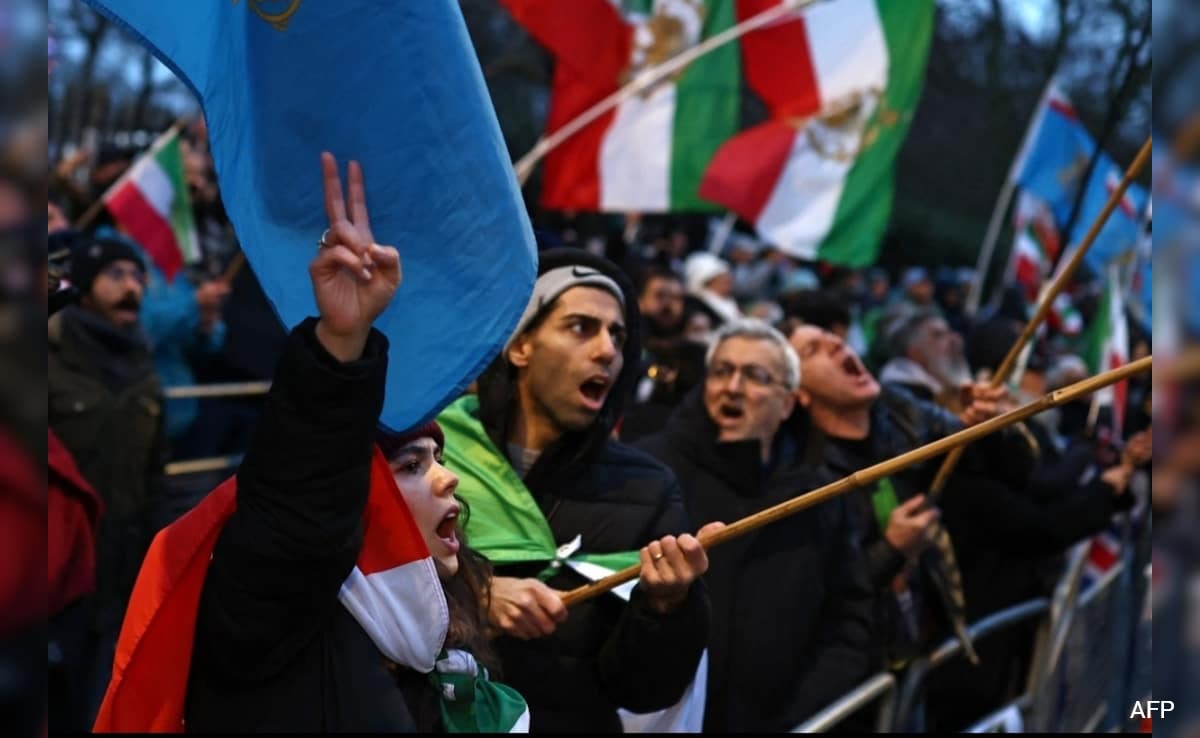 Iran Sees Fresh Protests, Nationwide Internet Shutdown Continues