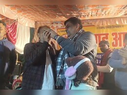 अलवर में कड़ाके की सर्दी में 8 दिन से चल रहा था अनशन, देर रात पहुंचे वन मंत्री; अनशन तुड़वाया