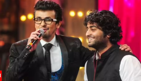 When Arijit Singh Said He Aspired To Be Like Sonu Nigam. Watch