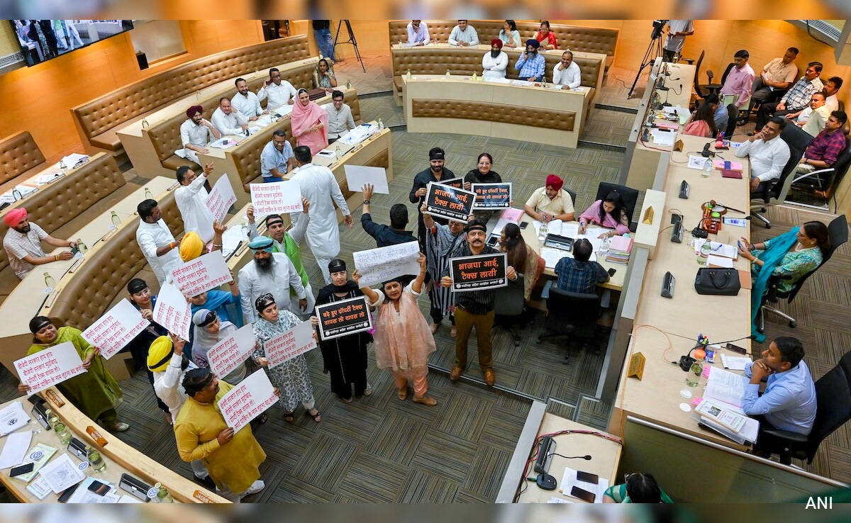Congress Warns Punjab Leaders on Media Statements