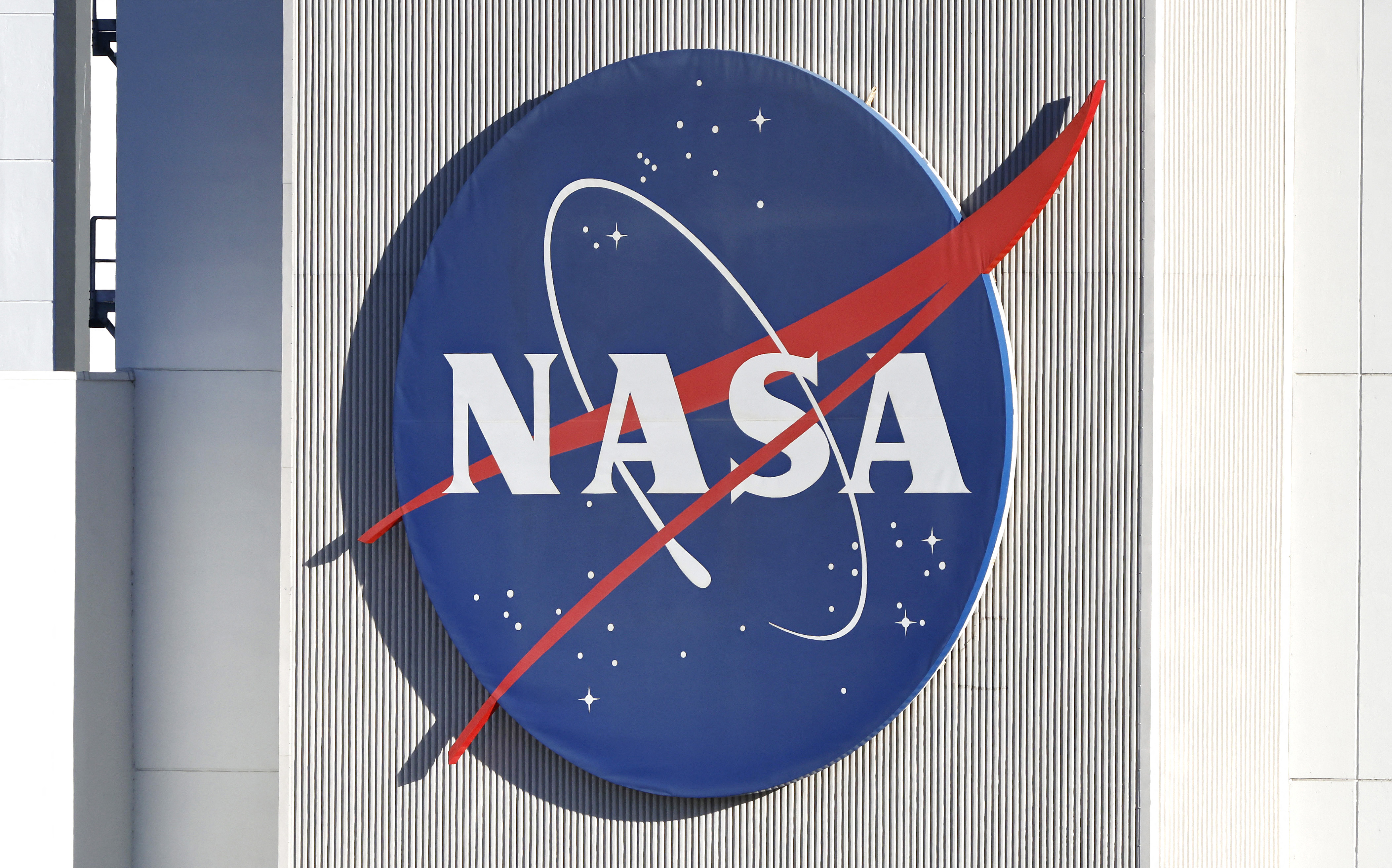 NASA's Largest Library To Permanently Close On Jan 2, Books Will Be 'Tossed Away'