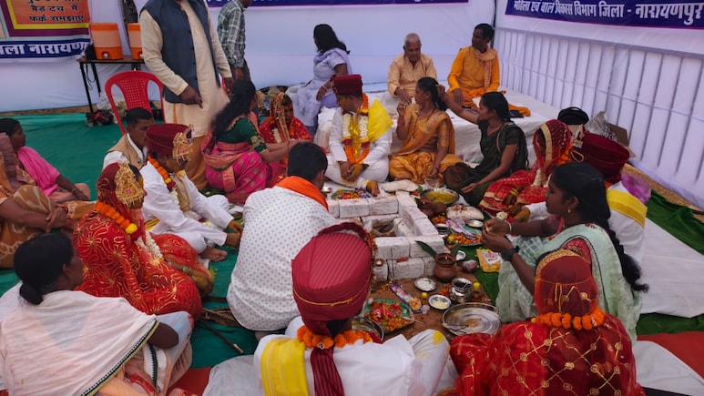 वैलेंटाइन डे 2026 से पहले प्रेम की जीत: जंगल में ऐसे मिले दिल, बंदूक छोड़ थामी वरमाला, लव मैरिज में CM साय भी पहुंचे