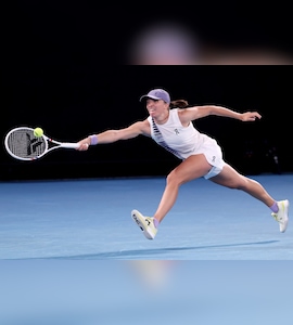 Iga Swiatek Survives Scare To Make Australian Open Second Round