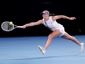 Iga Swiatek Survives Scare To Make Australian Open Second Round