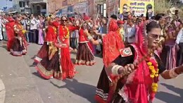 माही बीज 2026: सिर पर कलश और आंखों पर काला चश्मा, माही बीज की शोभायात्रा में दिखा परंपरा और टशन का गजब संगम