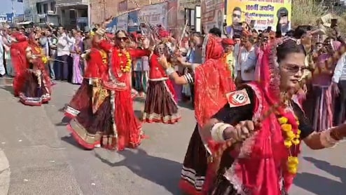 माही बीज 2026: सिर पर कलश और आंखों पर काला चश्मा, माही बीज की शोभायात्रा में दिखा परंपरा और टशन का गजब संगम