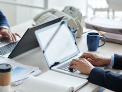 ऑफिस में कम काम करने की ट्रिक! कर्मचारी का ‘बीमार और बेवकूफ बनने’ का फार्मूला हुआ वायरल