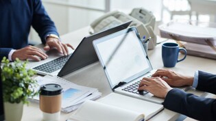 ऑफिस में कम काम करने की ट्रिक! कर्मचारी का &lsquo;बीमार और बेवकूफ बनने&rsquo; का फार्मूला हुआ वायरल