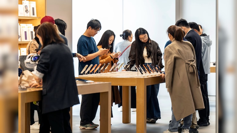 Apple Rebounds In China With Biggest Sales Quarter In Four Years