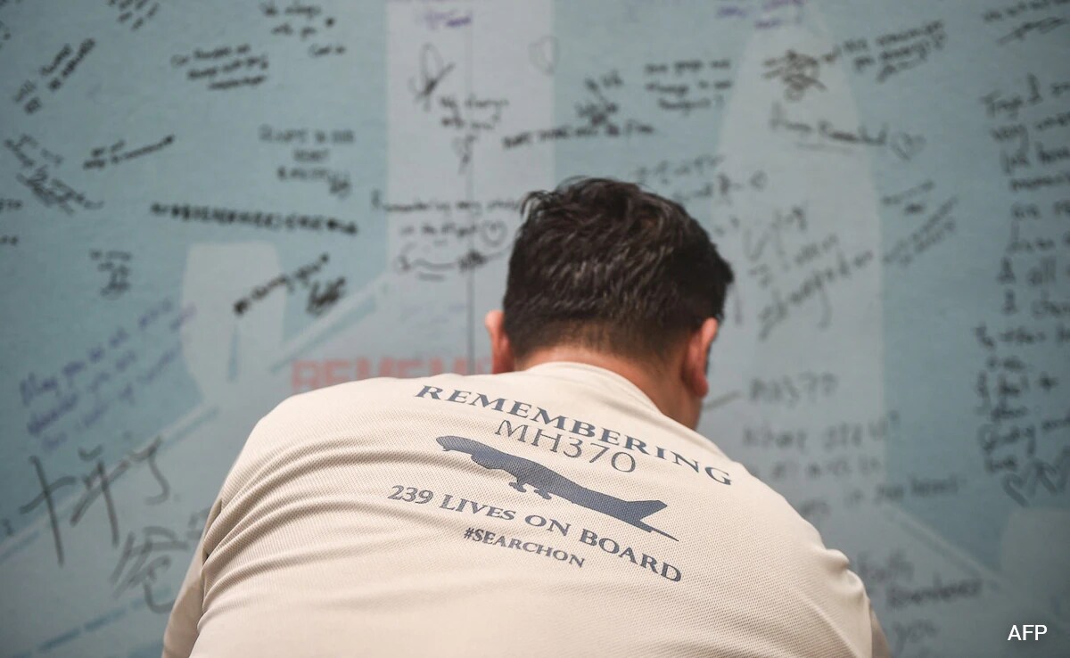 Search Resumes for Missing Malaysia Airlines Flight 370