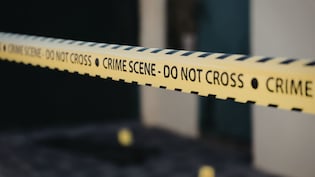 Lucknow News: रिटायर्ड एयर फोर्स अफसर को बदमाशों ने मारी गोली, गंभीर हालत में अस्पताल में चल रहा इलाज