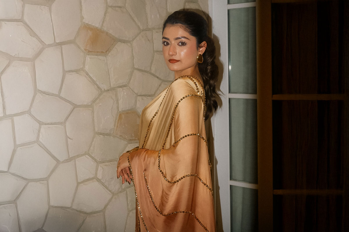 Influencer Shames Passerby For Ruining Her Shoot; Internet Hits Back