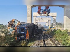 थाईलैंड में बड़ा ट्रेन हादसा, चलती ट्रेन पर गिरी भारी-भरकम क्रेन, 22 यात्रियों की दर्दनाक मौत, 30 घायल