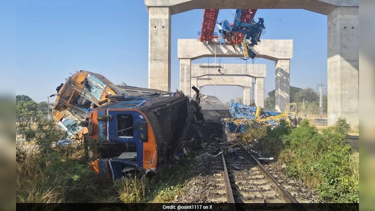थाईलैंड में बड़ा ट्रेन हादसा, चलती ट्रेन पर गिरी भारी-भरकम क्रेन, 22 यात्रियों की दर्दनाक मौत, 30 घायल
