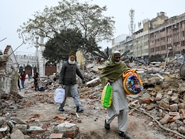 अवैध अतिक्रमण हटने के बाद फैज-ए-इलाही मस्जिद के पास सन्नाटा, हर मोड़ पर पुलिस, तस्वीरों में देखें तनाव के बाद का मंजर