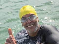 60 साल का ये हीरो फिटनेस के मामले में छुटा रहा जवानों के पसीने, अब बनाया 15 किलोमीटर स्विमिंग का नया रिकॉर्ड