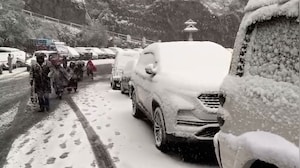 Shimla Wakes Up To Heavy Snow Cover, Vehicles 'Buried' Under Thick White Blanket
