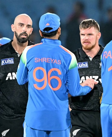 New Zealand Script Record Chase vs India