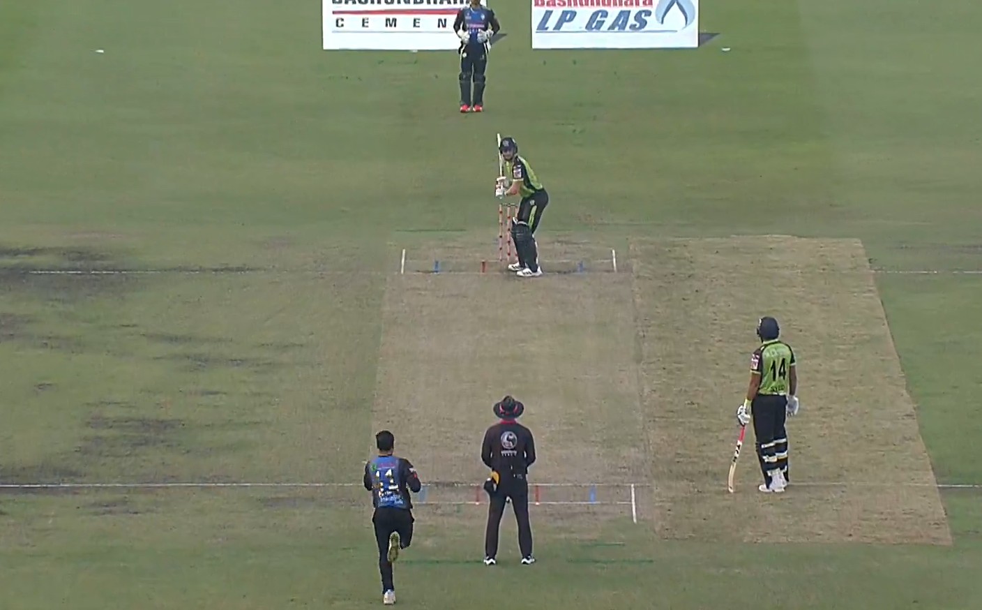 VIDEO: क्रिस वोक्स ने पाकिस्तानी गेंदबाज का कर दिया करियर बर्बाद, हारी हुई बाजी कर लिया अपने नाम