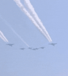 राफेल दहाड़ा, आकाश को चीर गई सुखोई- गणतंत्र दिवस में कर्तव्य पथ पर वायुसेना का ऑपरेशन 'सिंदूर फॉर्मेशन'