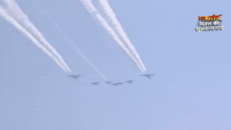 राफेल दहाड़ा, आकाश को चीर गई सुखोई- गणतंत्र दिवस में कर्तव्य पथ पर वायुसेना का ऑपरेशन 'सिंदूर फॉर्मेशन'