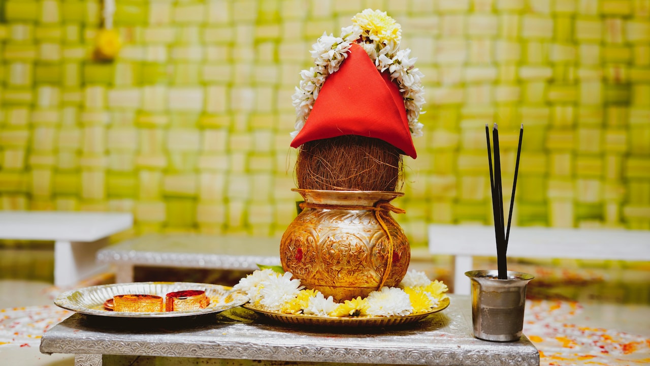 Bring traditional Saraswati Puja decor arrangements, which are suitable for Vasant Panchami Bring traditional Saraswati Puja decor arrangements, which are suitable for Vasant Panchami