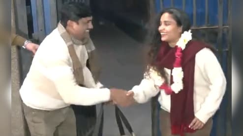 2020 दिल्ली दंगों के आरोपी गुलफिशा फातिमा सहित चार लोग जेल से हुए रिहा, सामने आया वीडियो