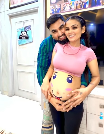 प्रेग्नेंसी में डांस कर ट्रोल हुईं पायल मलिक, बेबी बंप दिखाकर हरियाणवी गानों पर लगाए ठुमके