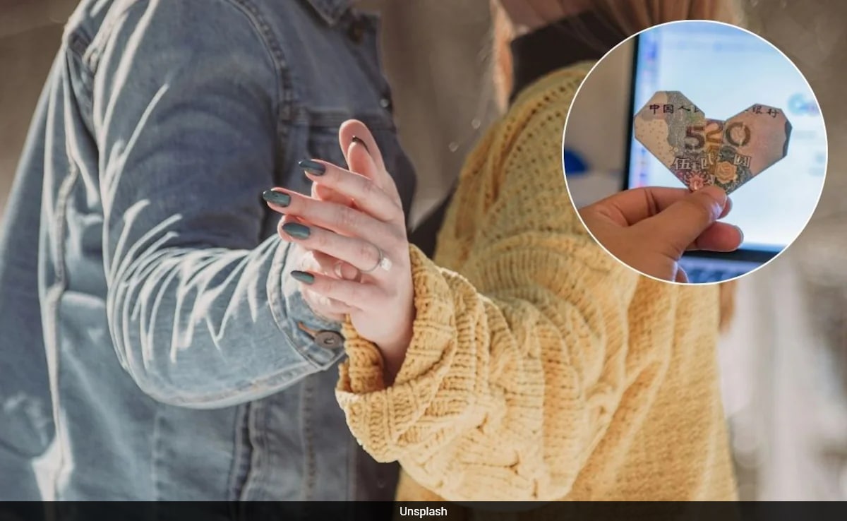 Chinese Couple Claims $1,400 from 2016 'Love Insurance'