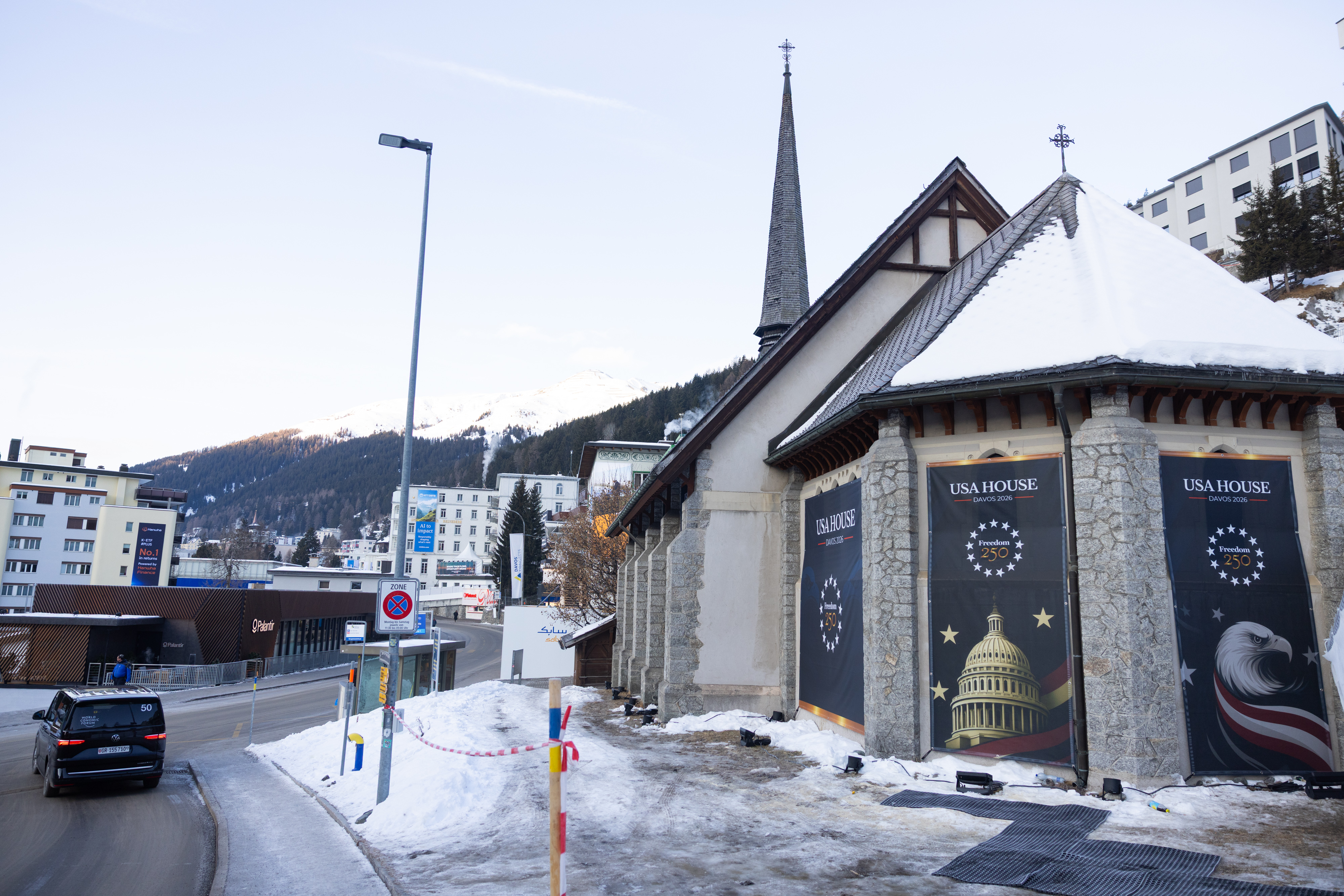 Scammers Dupe Billionaires Seeking Access To Donald Trump In Davos