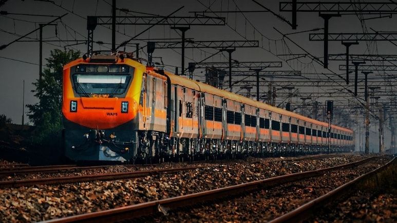 कैसे काम करते हैं ट्रेन के ब्रेक, लगाने के कितनी देर बाद रुक जाती है गाड़ी?