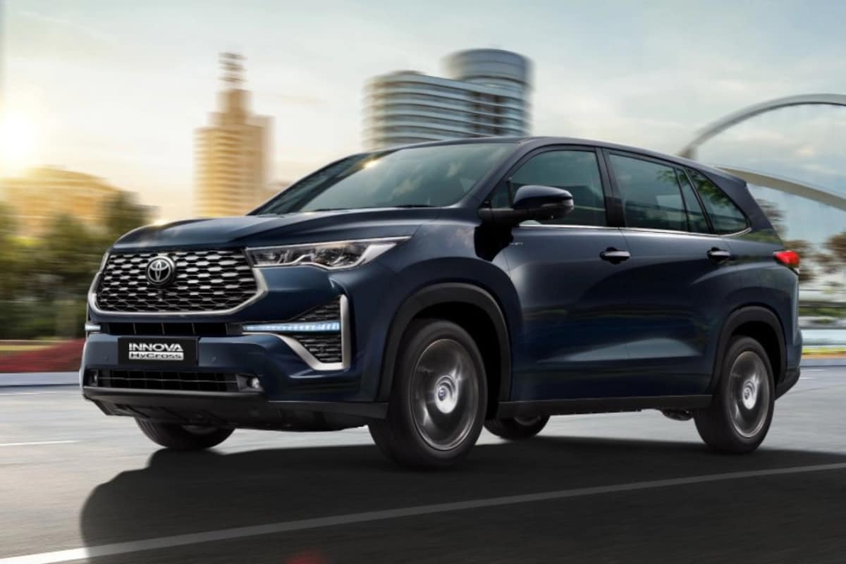 Toyota Innova Hycross