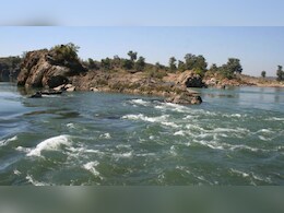 उल्टी बहती है भारत की ये नदी, नजारा देखकर हर कोई रह जाता है दंग, जानें कैसे पहुंचें यहां