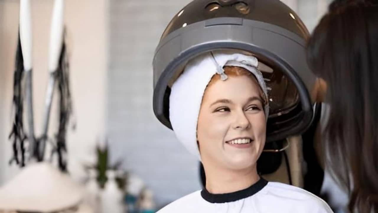 10 Hair Steaming Mistakes Causing Frizz And How To Steam Hair Correctly 10 Hair Steaming Mistakes Causing Frizz And How To Steam Hair Correctly