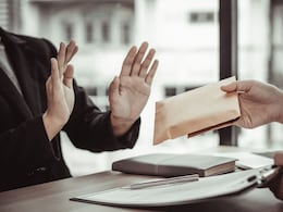 Kolhapur News: अधिकारी बनले बाळूमामाचे भक्त.. स्टँडवर ट्रॅप लावला अन् रंगेहाथ पकडलं; कोल्हापुरात मोठी कारवाई