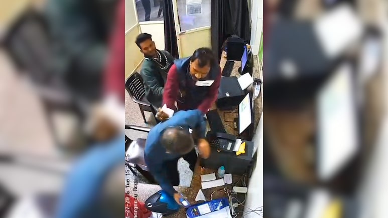 BJP के मंडल अध्यक्ष ने अस्पताल के कर्मचारियों से की मारपीट! आरोप लगाकर स्टाफ ने किया जोरदार हंगामा &nbsp;