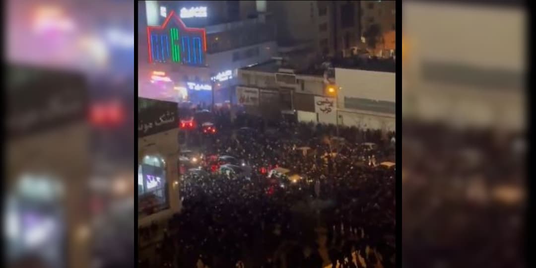 Iran Protests Live Updates: Iran Cuts Internet As Crowds Join Crown Prince-Led Protests