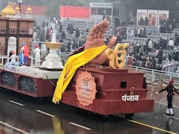 गणतंत्र दिवस पर गुरु तेग बहादुर साहिब की शहादत को समर्पित पंजाब की झांकी