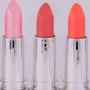 How To Pick Lipstick Shades That Don't Dry Out Your Lips 